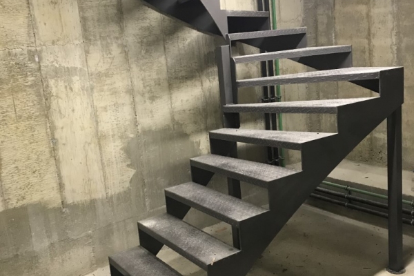 xenikakis Μεταλλικές σκάλες